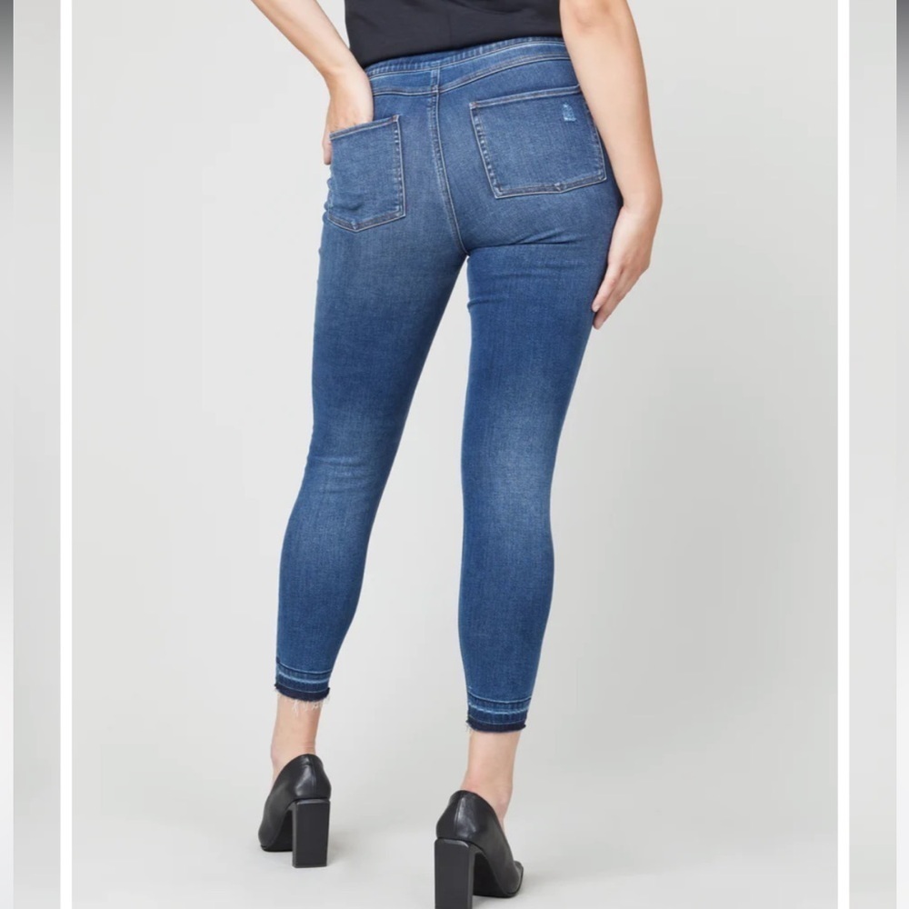 SPANK Distressed Ankle Skinny Jeans, Sz Small Distressed Medium Wash